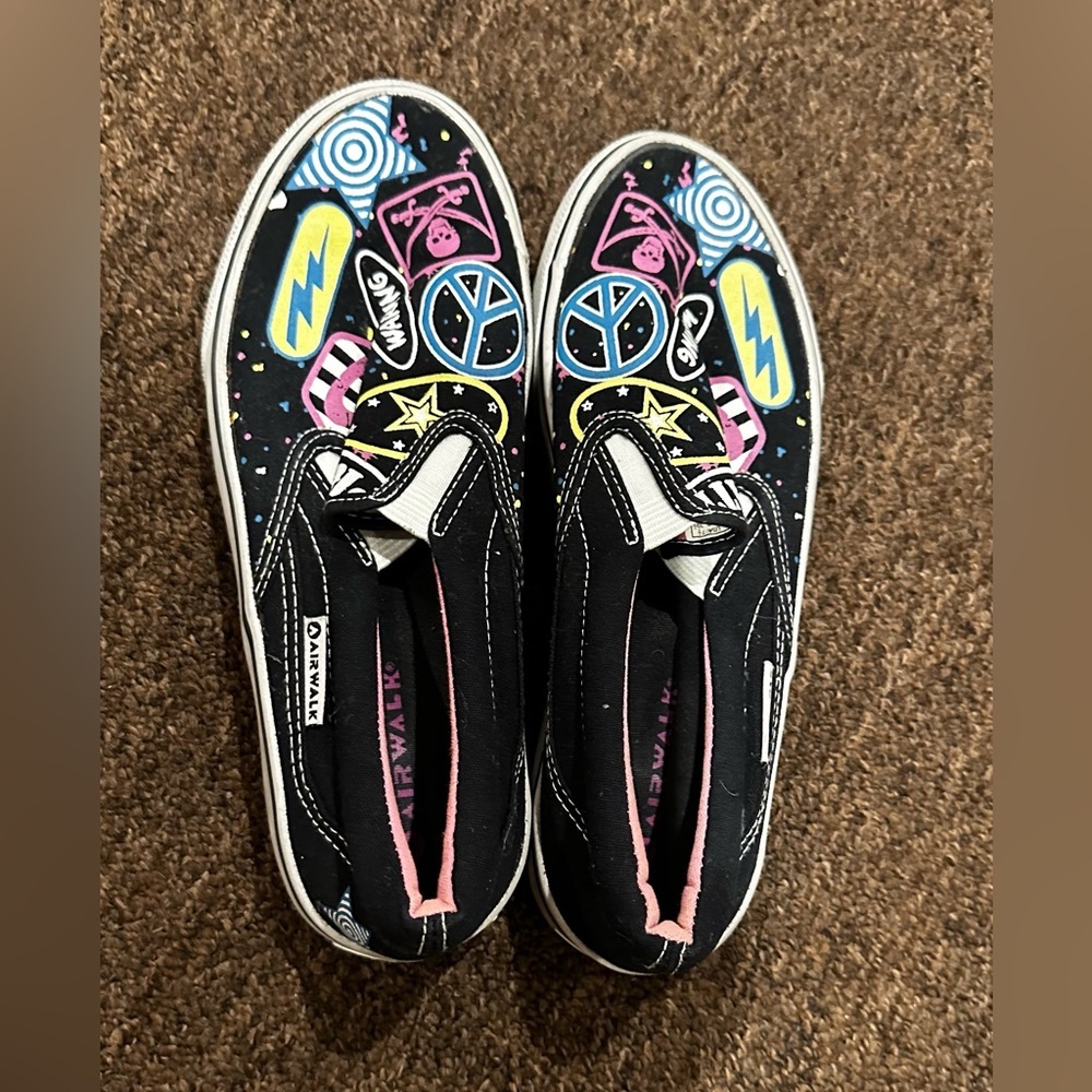 Airwalk Slip On Skater Shoes Womens Black Novelty Print Graffiti Size 7 1/2 EUC